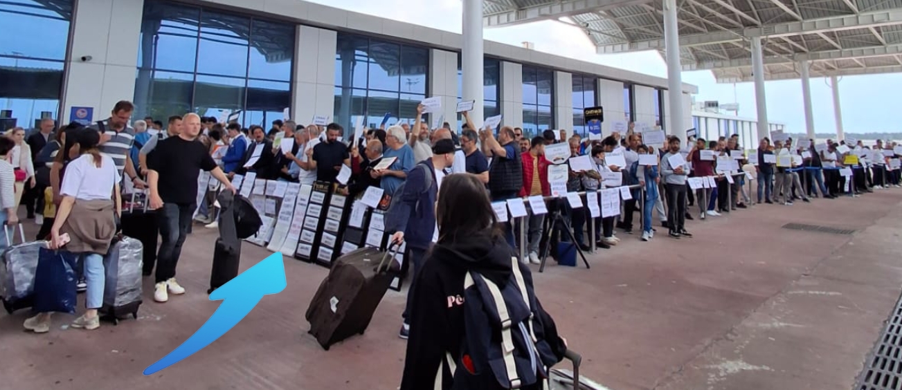 TREFFEN MIT DEM FAHRER AM FLUGHAFEN